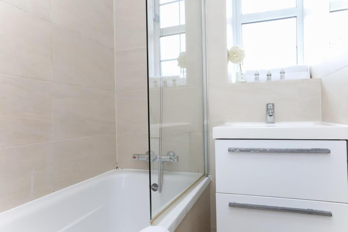 2 Bedroom Apartment In Waterloo Central London Kültér fotó