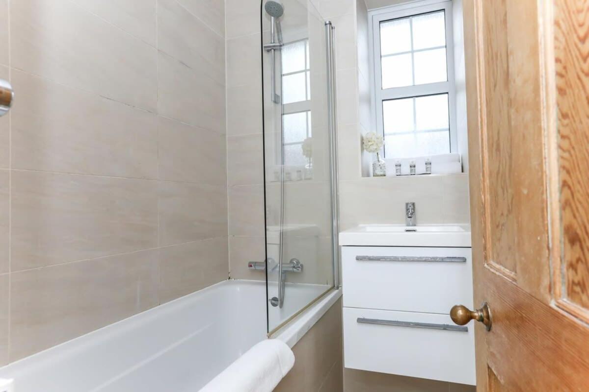 2 Bedroom Apartment In Waterloo Central London Kültér fotó